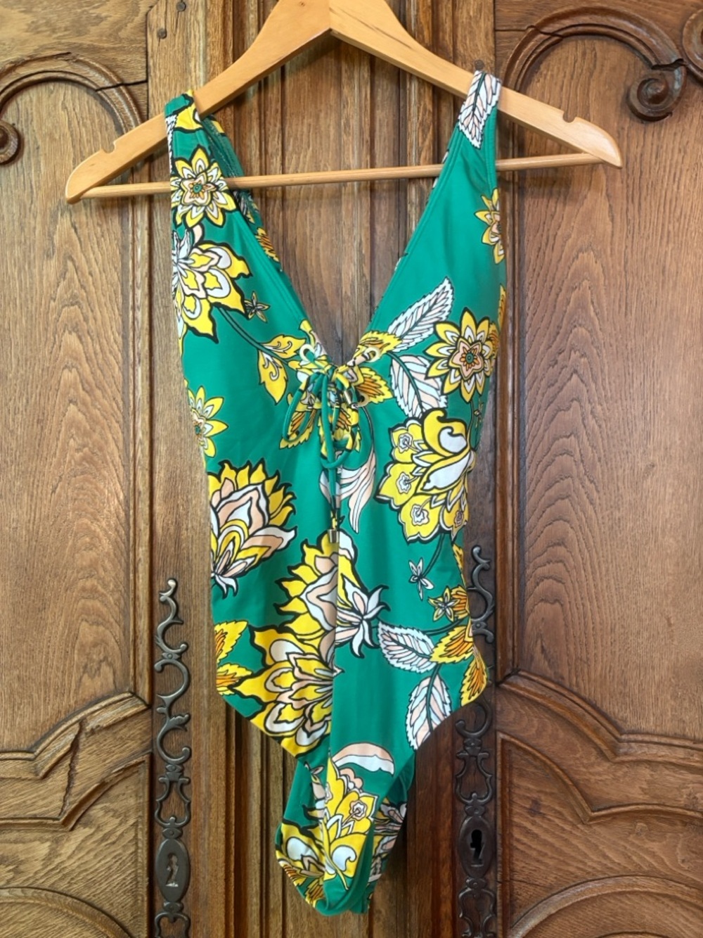 Gibson & Latimer Green Yellow Floral One-Piece Swimsuit XS - Picture 11 of 12